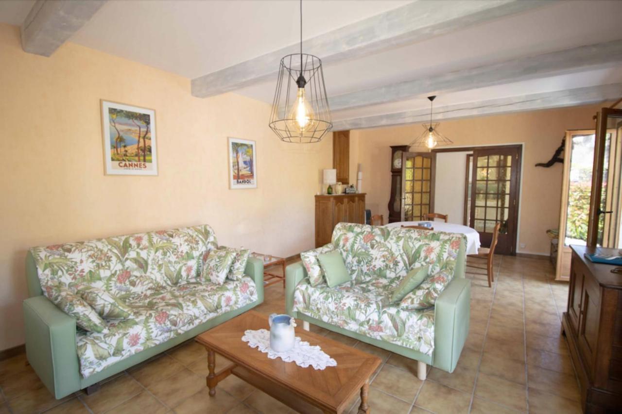 Large Spacious House In Frejus Exterior photo